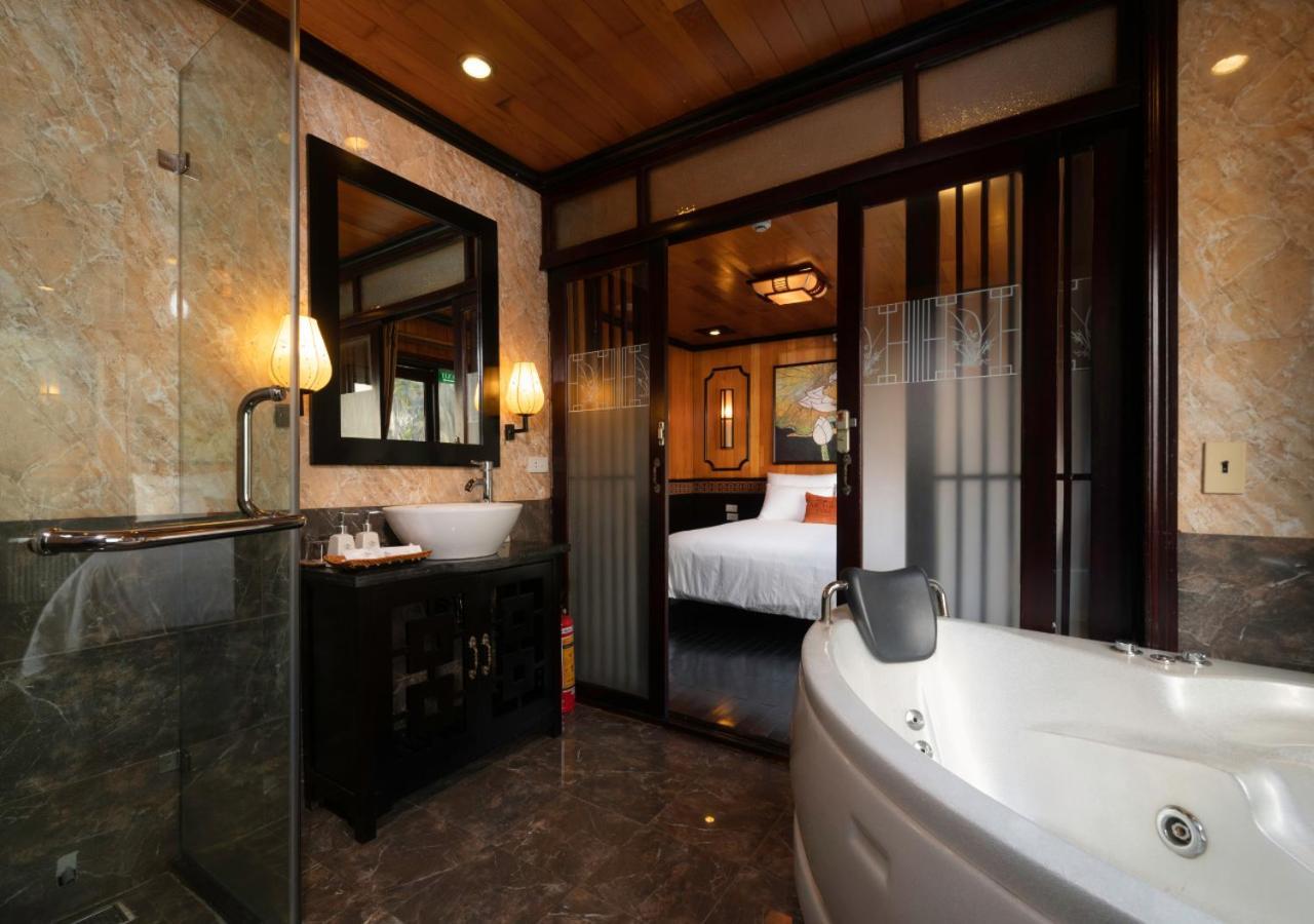 Arcady Boutique Cruise Hotel Ha Long Exterior photo