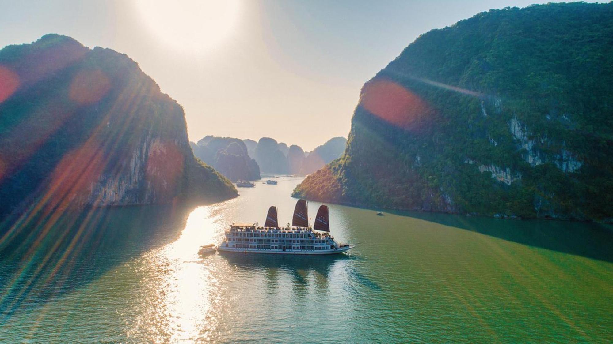 Arcady Boutique Cruise Hotel Ha Long Exterior photo