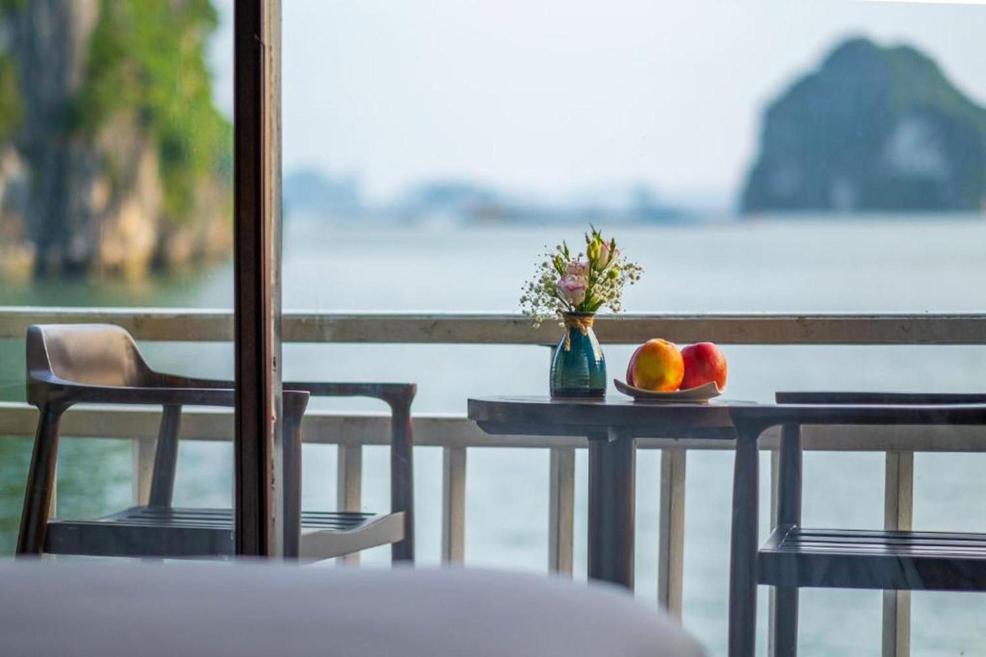 Arcady Boutique Cruise Hotel Ha Long Exterior photo