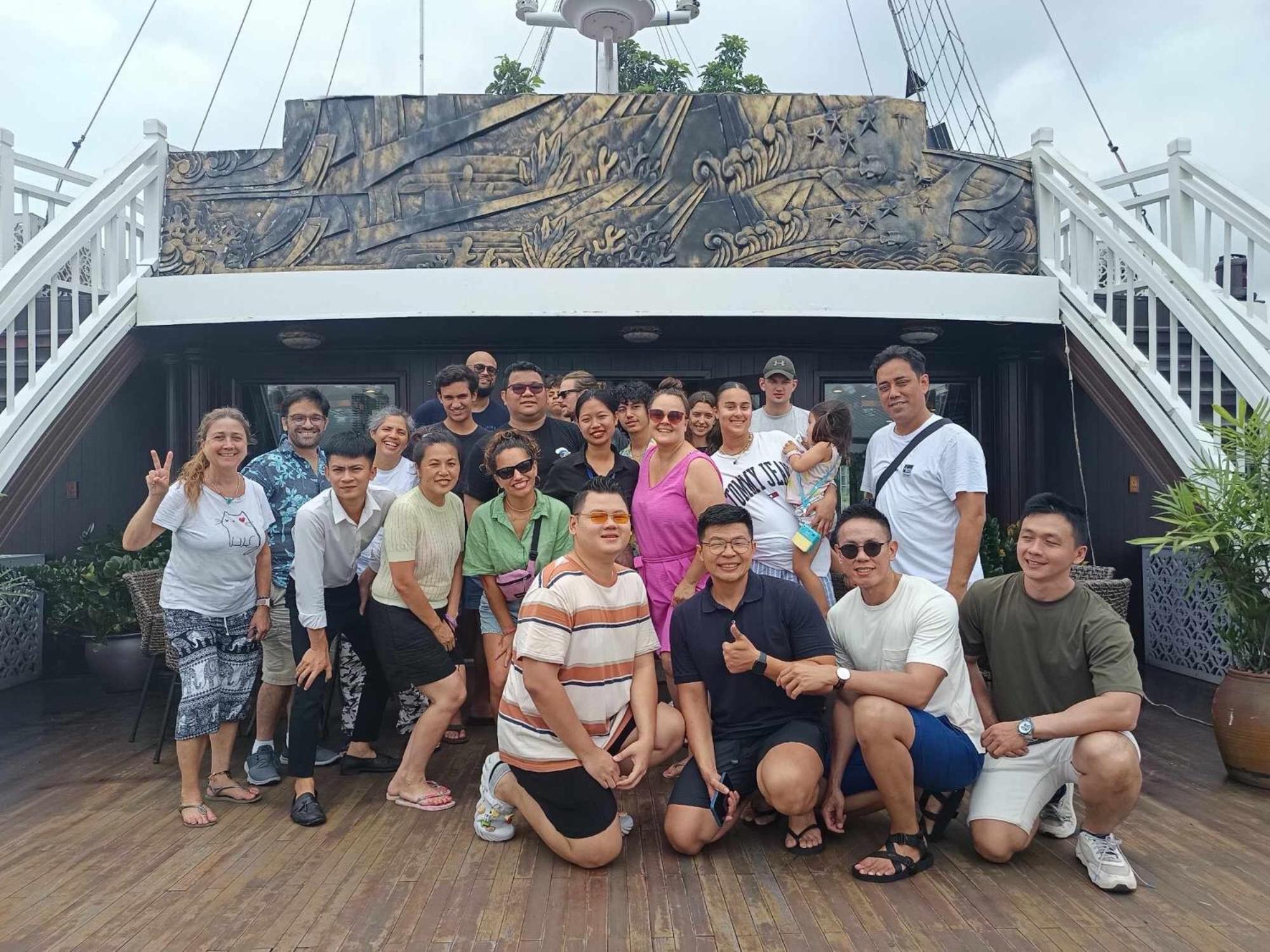 Arcady Boutique Cruise Hotel Ha Long Exterior photo
